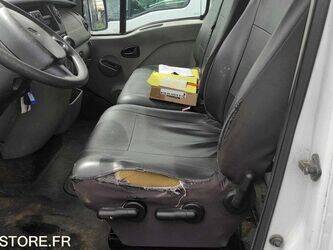 2010-renault-master-1465124-47993835