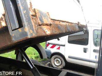 2010-renault-master-1465124-47993838