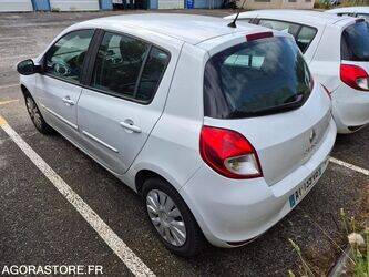 2010-renault-clio-1465125-47993875