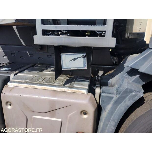 2016 Renault C-47994036