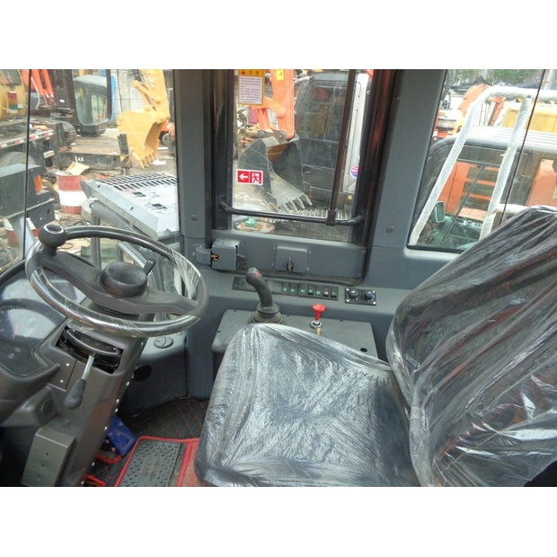 2025 SDLG L956F-47996973