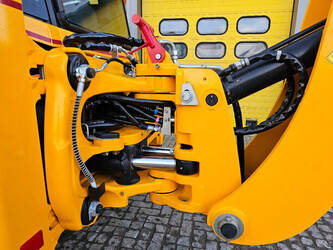 2025-jcb-3dx-xtra-47997776