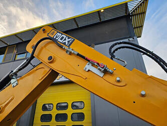 2025-jcb-3dx-xtra-47997778