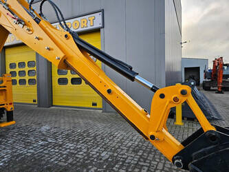 2025-jcb-3dx-xtra-47997780
