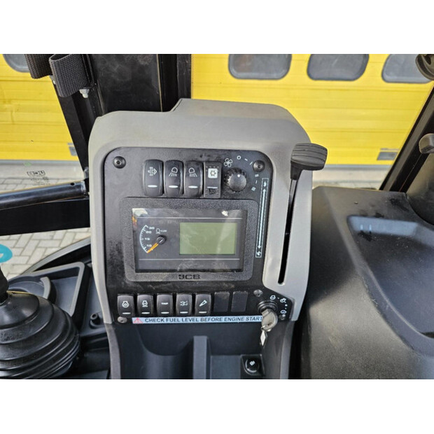 2025 جيه سي بي 3DX XTRA-47997790