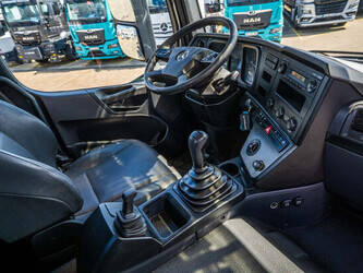 2017-mercedes-benz-arocs-2045-47998096