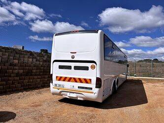2010-mercedes-benz-merc-benz0500rsd-bus-47999969