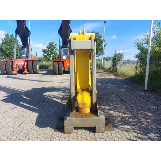 2015 CATRACOM SAN 40L-48000316