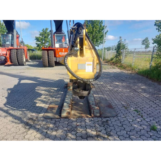 2015 CATRACOM SAN 40L-48000323