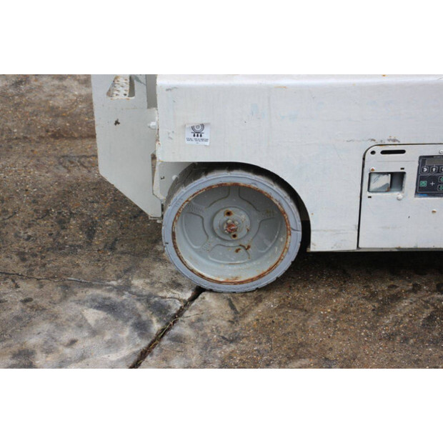 2012 Genie GS-2632-48002323