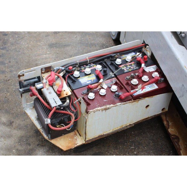 2012 Genie GS-2632-48002325