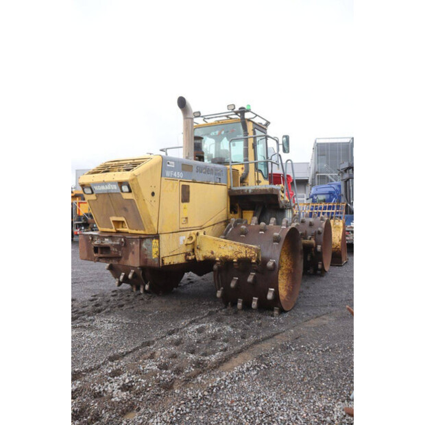 2003 Komatsu WF450-3D-48004775