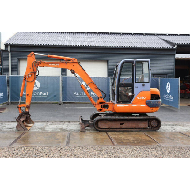 2000 Hitachi EX40-02-48007374