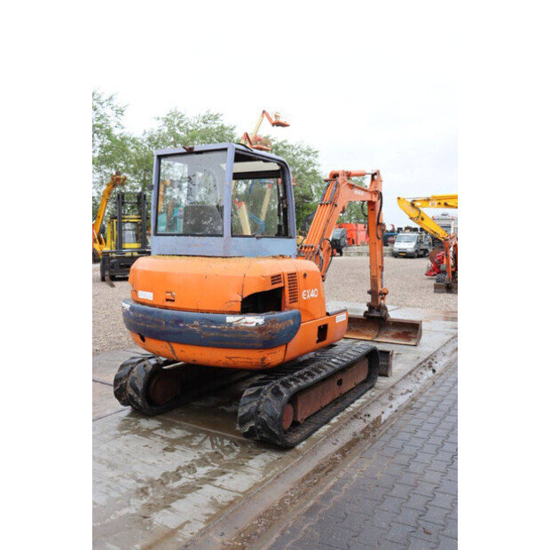 2000 Hitachi EX40-02-48007379