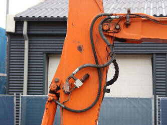 2000-hitachi-ex40-02-1465383-48007387