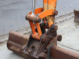 2000-hitachi-ex40-02-1465383-48007393