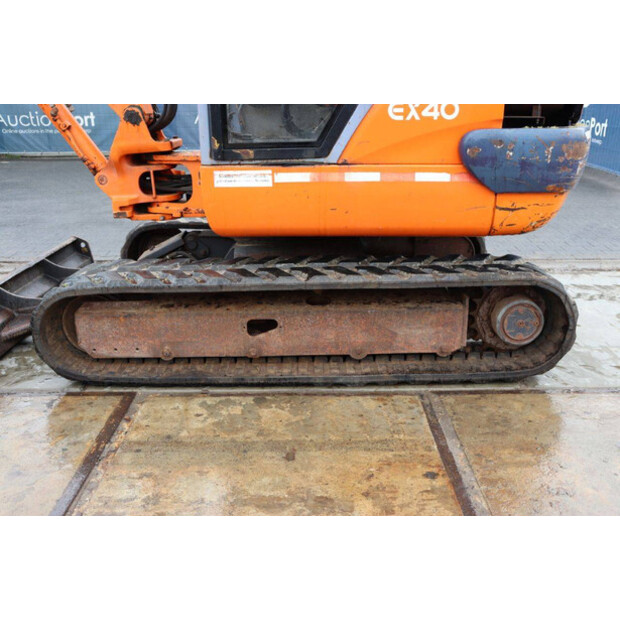 2000 Hitachi EX40-02-48007397