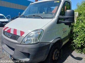 2010-iveco-65c18-1465683-48024357