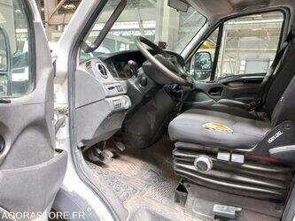 2010-iveco-65c18-1465683-48024371