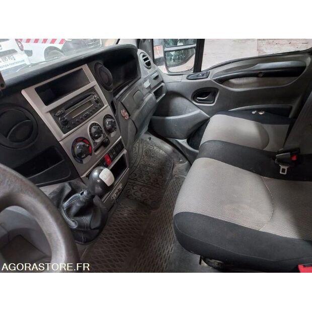 2010 Iveco 65C18-48024377
