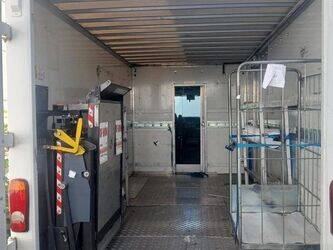 2012-renault-master-1465686-48024477