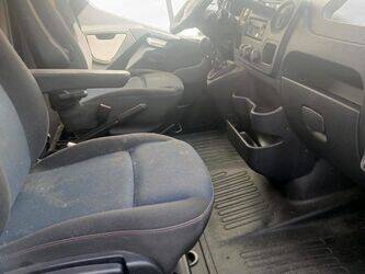 2012-renault-master-1465686-48024482