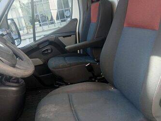 2012-renault-master-1465686-48024489
