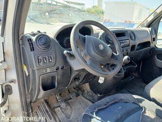 2013-renault-master-1465696-48024761