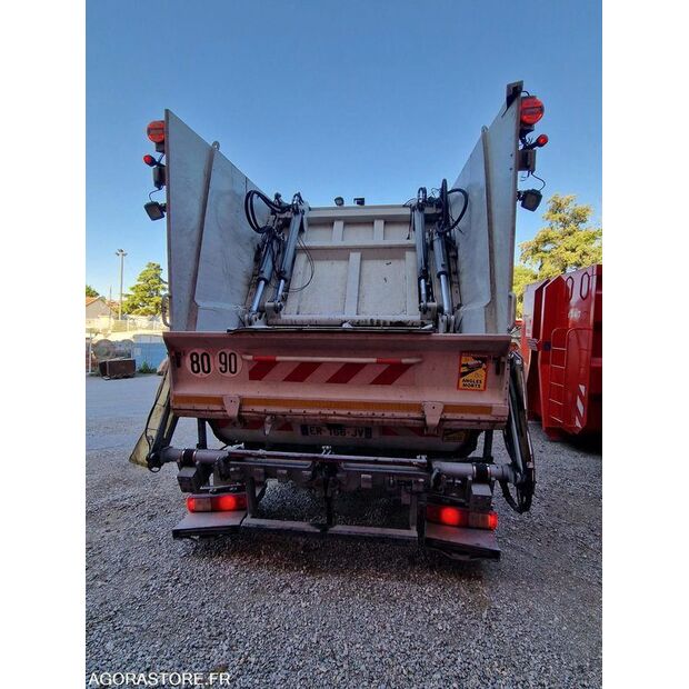 2017 Renault D WIDE-48024779