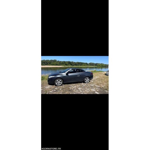 2011 رينو Megane-48024806