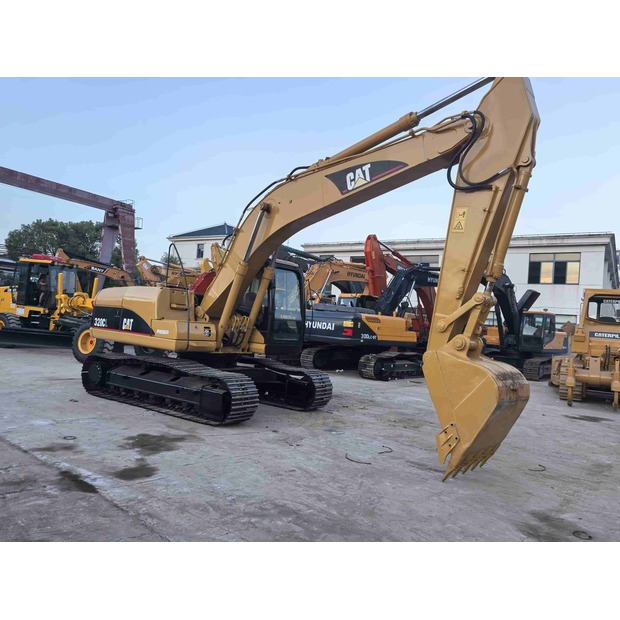 2025 Caterpillar 320CL-48027894