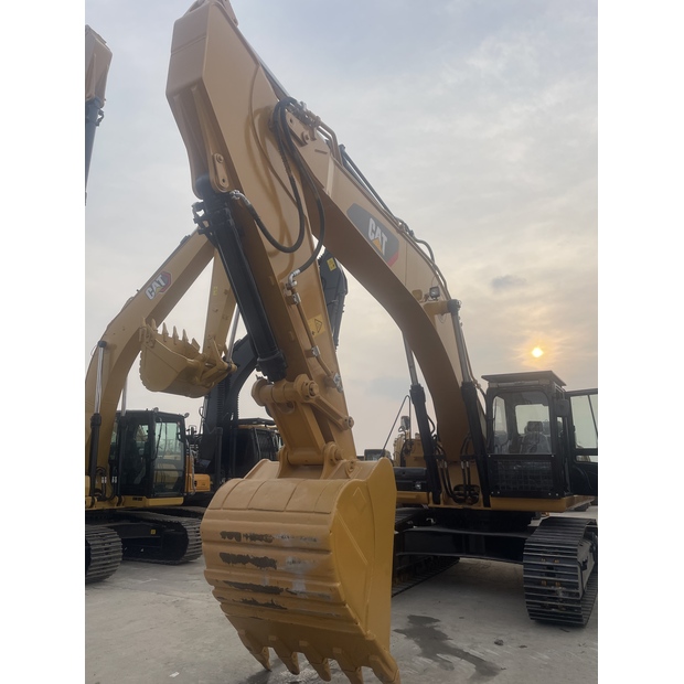 2025 كاتربيلر 330D2L-48029050