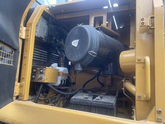 2025-caterpillar-330d2l-1465721-48029060