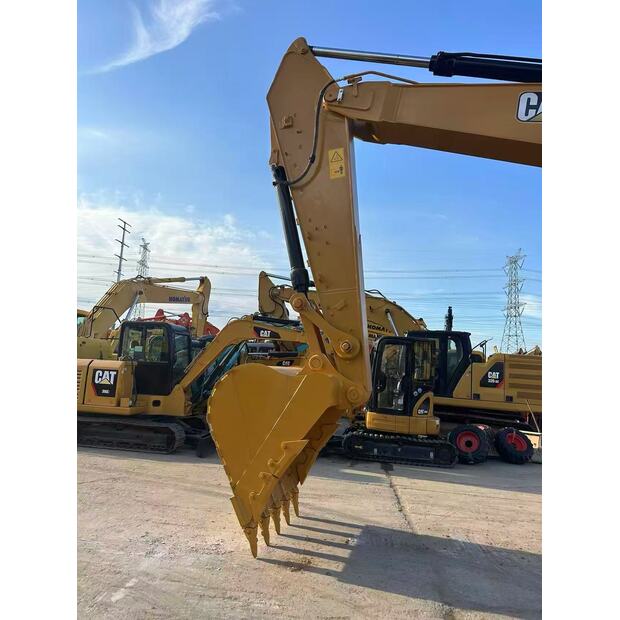 2025 Caterpillar 330GC-48029120