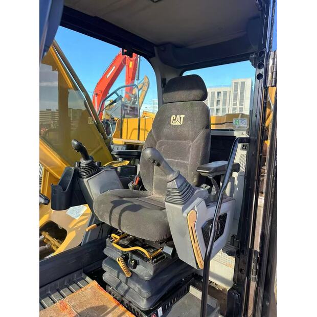 2025 Caterpillar 330GC-48029127