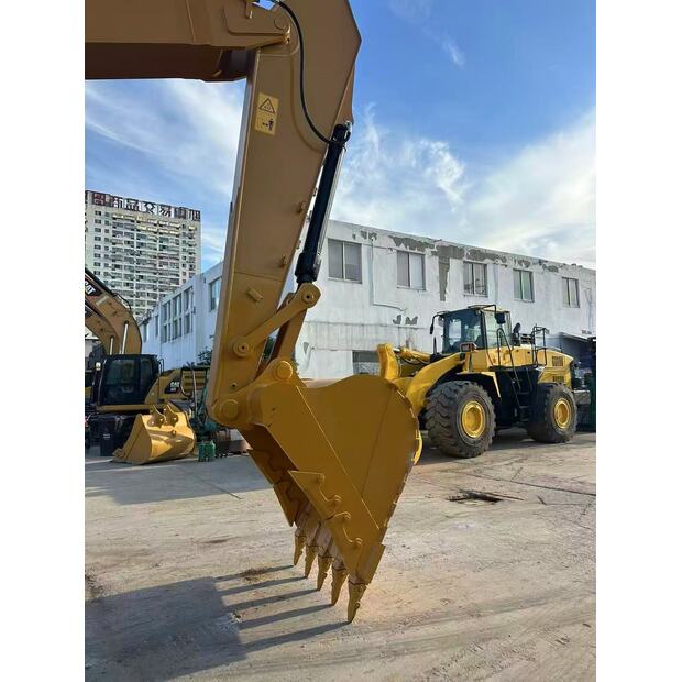 2025 Caterpillar 330GC-48029128