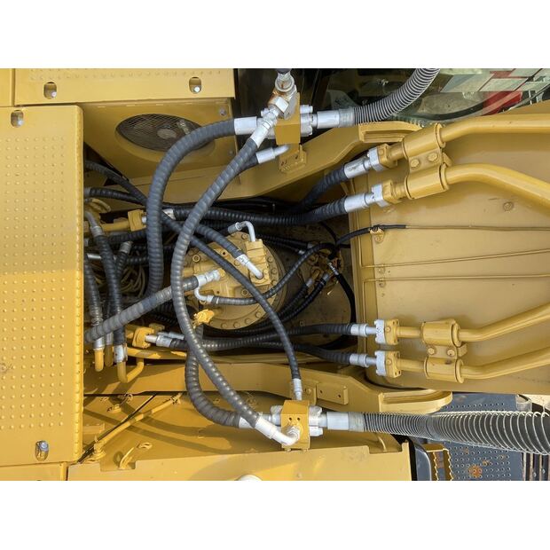 2025 Caterpillar 336D2L-48029135