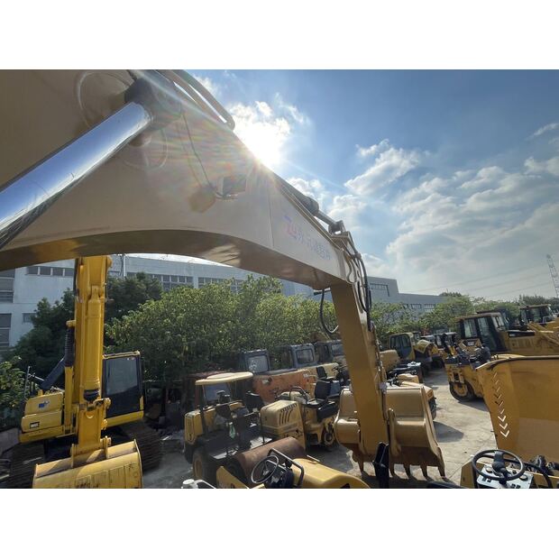2025 Caterpillar 336D2L-48029140