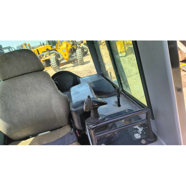2025 Caterpillar D5K XL-48030230
