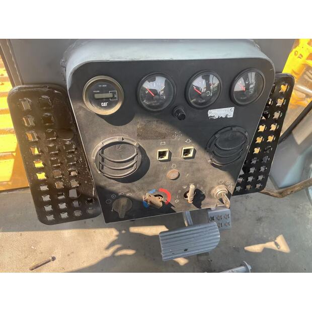 2025 Caterpillar D6G 2XL-48032085