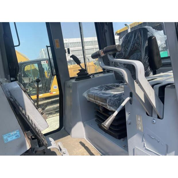 2025 Caterpillar D6G 2XL-48032088