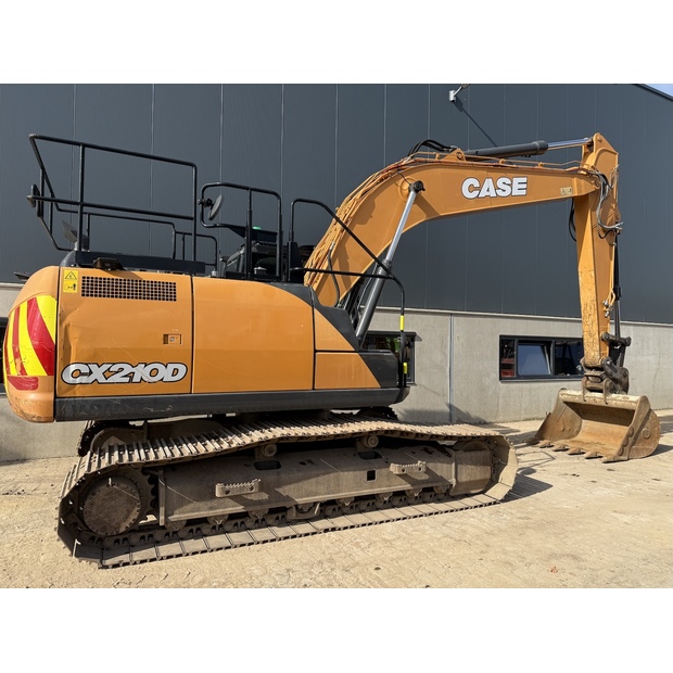 2021 CASE CX210D-48033392
