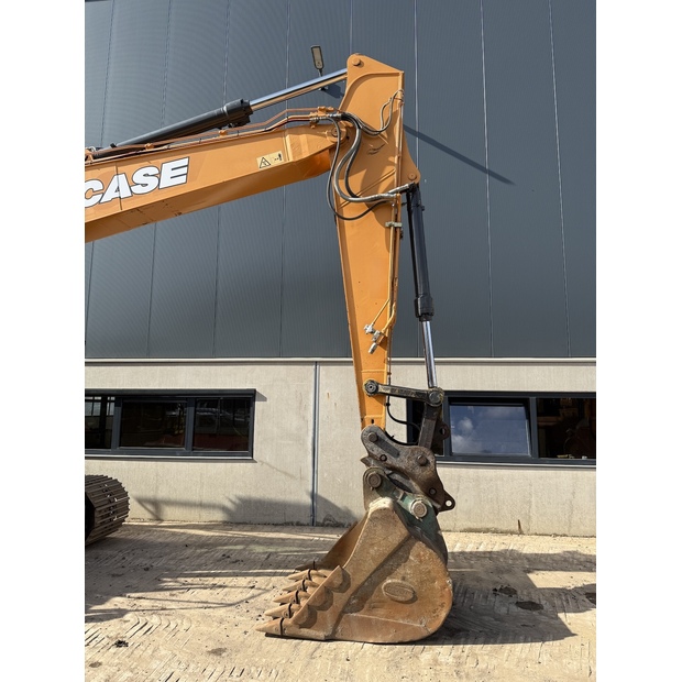 2021 CASE CX210D-48033397