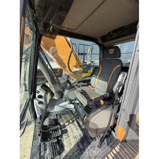 2021 CASE CX210D-48033398
