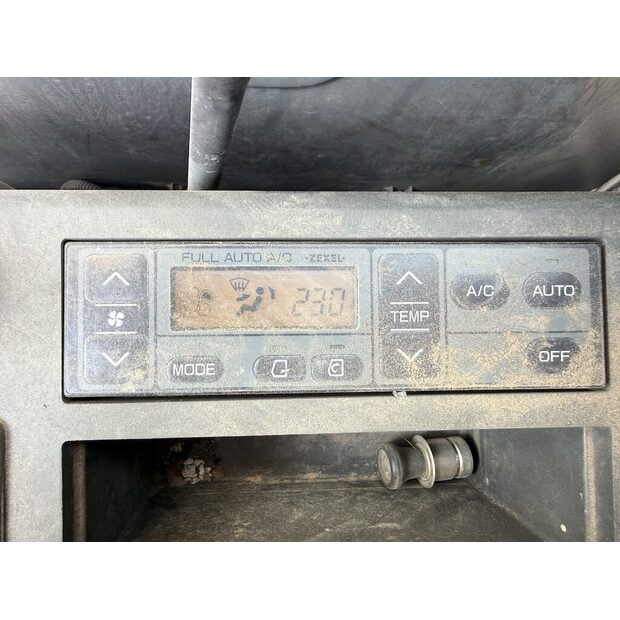 2006 هيتاشى ZX135US-48033596