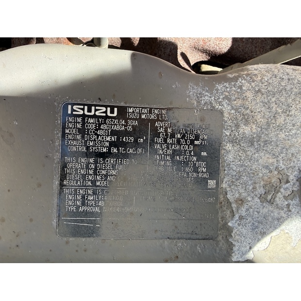 2006 هيتاشى ZX135US-48033598