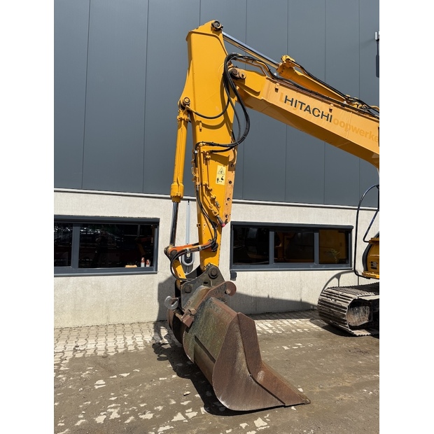 2006 هيتاشى ZX135US-48033600