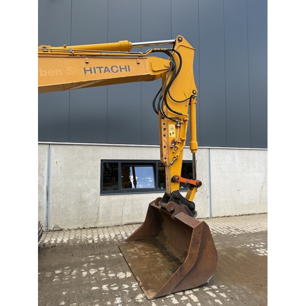 2006 هيتاشى ZX135US-48033602