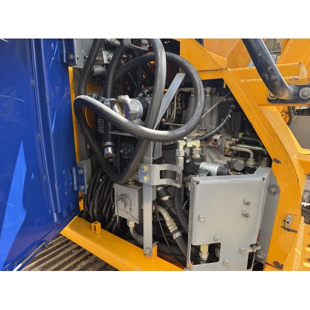 2006 هيتاشى ZX135US-48033604
