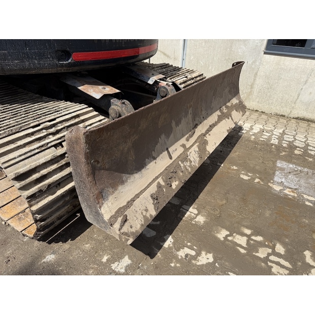 2006 هيتاشى ZX135US-48033608